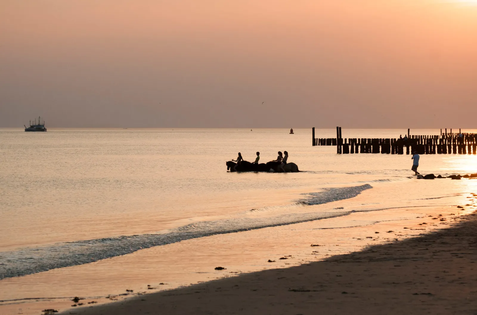 Zonsondergang op het strand